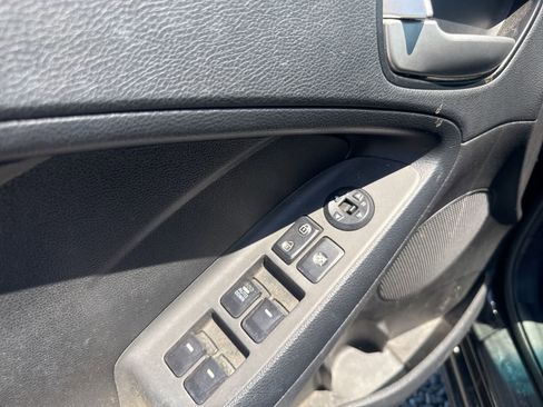 Used 2017 Kia Forte LX FWD image 13