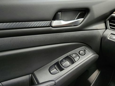 Used 2025 Nissan Altima 2.5 SV FWD image 20