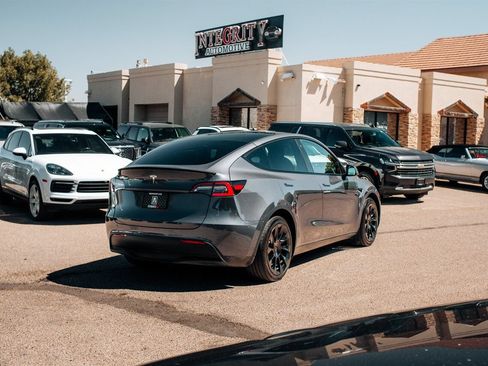 Used 2021 Tesla Model Y 2WD image 7
