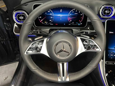 Used 2025 Mercedes-Benz C 300 4MATIC Sedan image 28