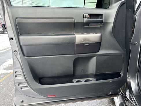 Used 2012 Toyota Tundra 4x4 CrewMax image 15