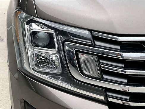Used 2018 Ford Expedition XLT w/ Equipment Group 202A RWD image 27