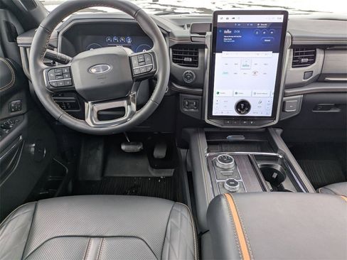 Used 2024 Ford Expedition Max Platinum image 18