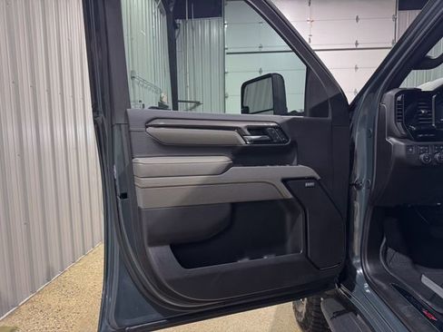 Used 2025 Chevrolet Silverado 2500 ZR2 w/ Technology Package image 10