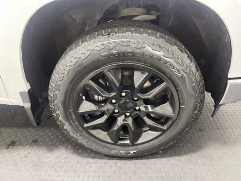 Used 2024 Chevrolet Silverado 1500 LT AWD/4WD image 21