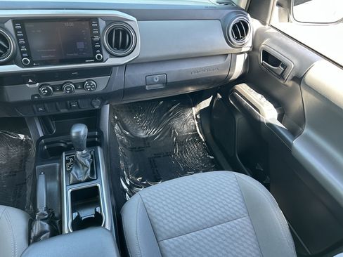 Used 2020 Toyota Tacoma SR5 RWD image 14