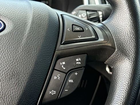 Used 2021 Ford Edge SE image 39