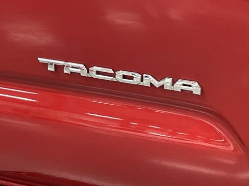 Used 2021 Toyota Tacoma SR5 image 7