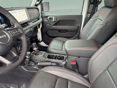 New 2026 Jeep Wrangler Unlimited Rubicon w/ Safety Group image 19