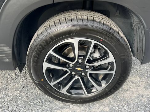 Used 2025 Chevrolet TrailBlazer LT AWD/4WD image 14