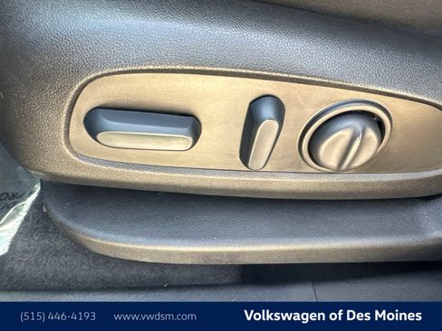 Used 2023 Chevrolet Equinox LT image 24