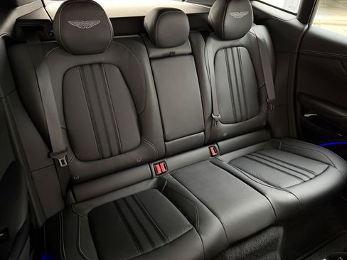 Used 2025 Aston Martin DBX 707 image 19