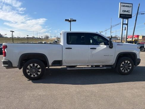 Used 2024 Chevrolet Silverado 2500 Custom w/ Custom Value Package image 11