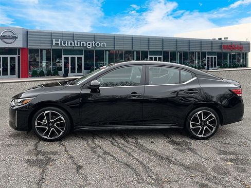 Certified 2025 Nissan Sentra SR image 9