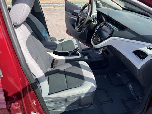 Used 2020 Chevrolet Bolt LT image 33
