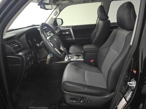 Used 2019 Toyota 4Runner SR5 Premium AWD/4WD image 7