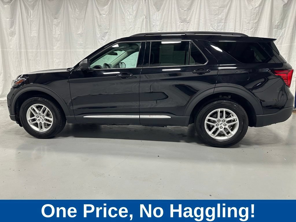 Used 2025 Ford Explorer Active AWD/4WD image 4