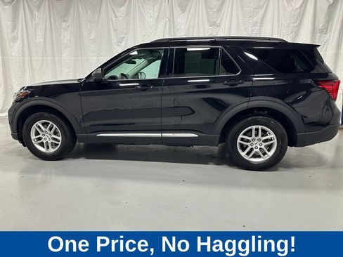 Used 2025 Ford Explorer Active AWD/4WD image 4