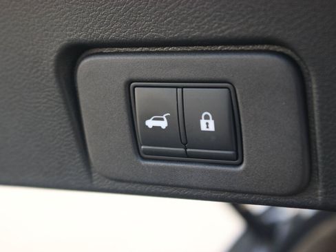 Used 2022 Nissan Rogue Platinum w/ Head-Up Display Package FWD image 12