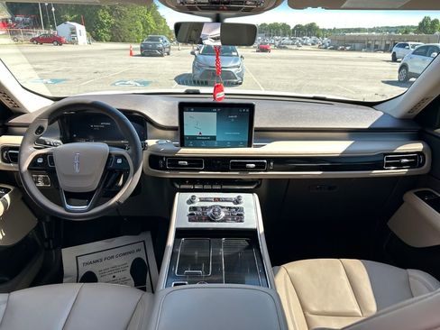 Certified 2024 Lincoln Aviator AWD w/ Premium Package image 14