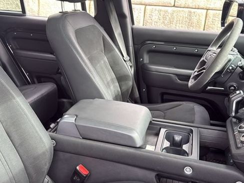 Used 2023 Land Rover Defender 110 V8 AWD/4WD image 14