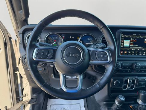 Used 2023 Jeep Wrangler Unlimited Sahara w/ Cold Weather Group AWD/4WD image 19