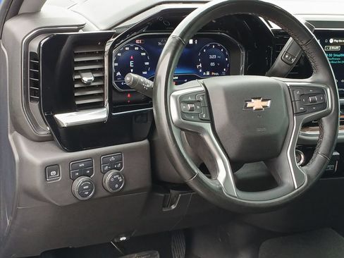 Certified 2025 Chevrolet Silverado 1500 LT AWD/4WD image 18