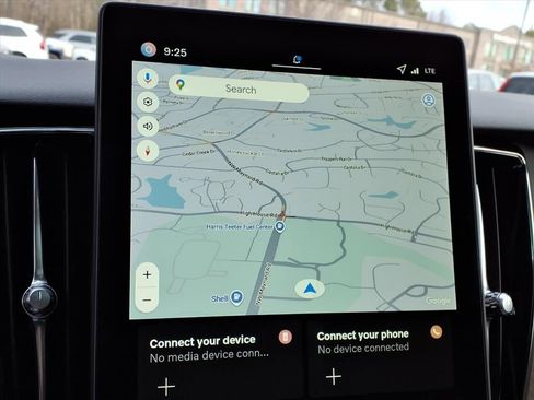 New 2026 Volvo XC60 B5 Plus w/ Protection Package Premier image 17