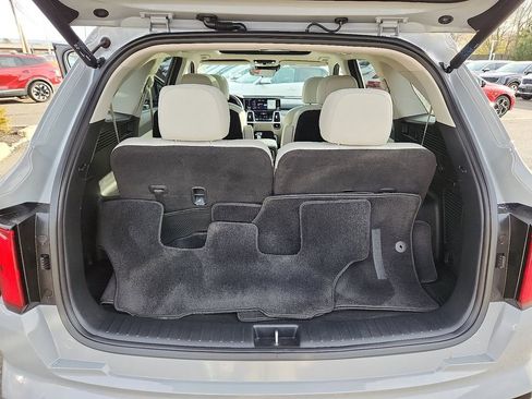 Certified 2022 Kia Sorento SX image 27