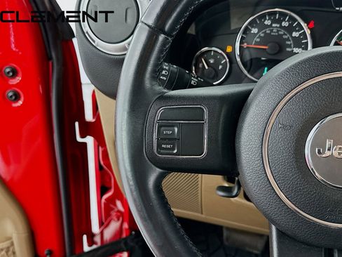 Used 2016 Jeep Wrangler Unlimited Sahara w/ Max Tow Package AWD/4WD image 15