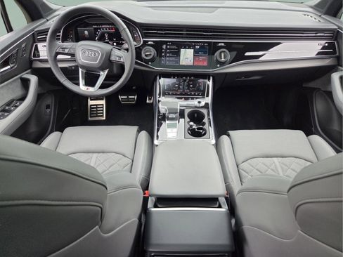 Used 2025 Audi SQ7 Prestige AWD/4WD image 12