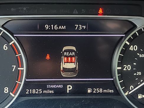 Used 2025 Nissan Rogue SV FWD image 21