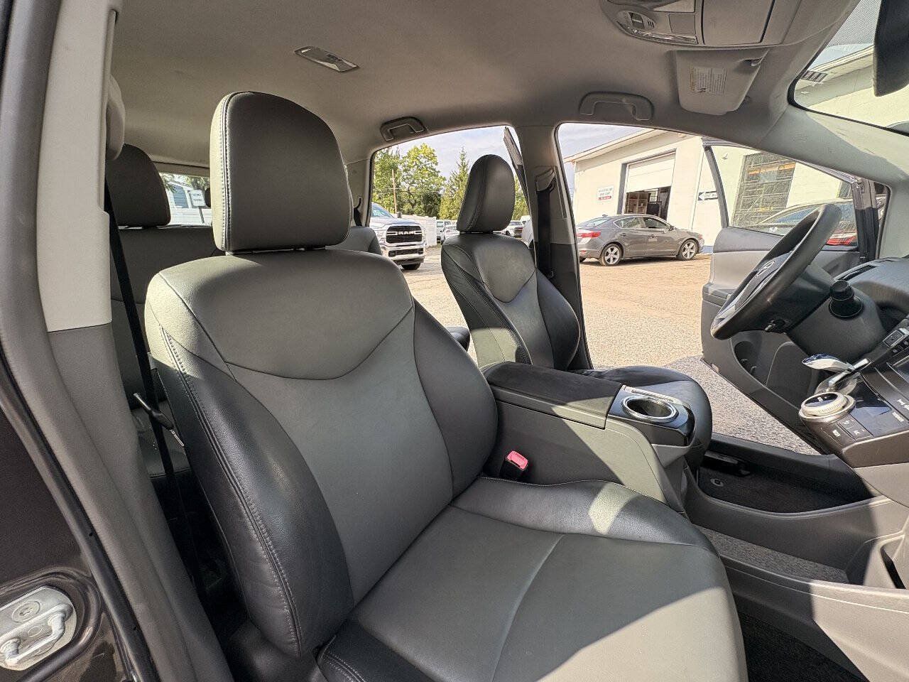 Used 2012 Toyota Prius V Five FWD image 21