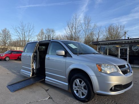 Used 2011 Dodge Grand Caravan Crew w/ Safety Sphere Group image 1