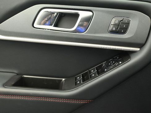 New 2025 Ford Explorer ST-Line w/ Premium Package image 18