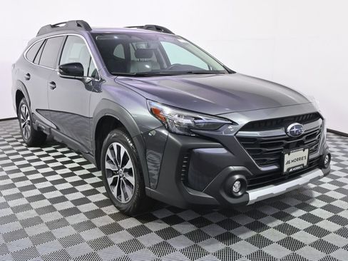 Used 2025 Subaru Outback Limited AWD/4WD image 9