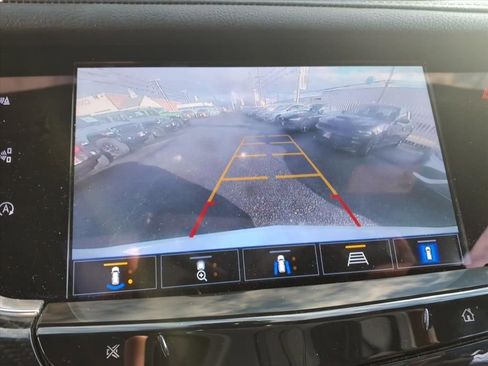 Used 2023 Cadillac XT6 Sport w/ Technology Package image 32