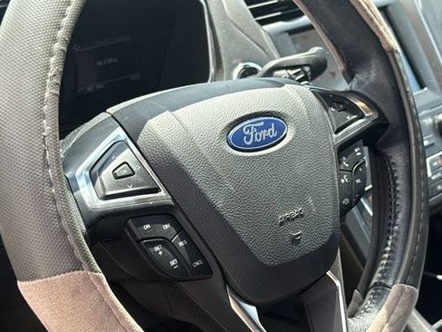 Used 2020 Ford Fusion SE FWD image 26