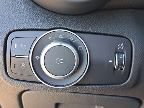 Used 2020 Alfa Romeo Giulia Ti Sport w/ Quick Order Package 22S Sport image 31