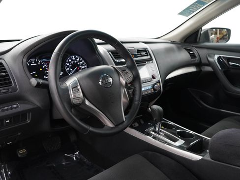 Used 2013 Nissan Altima 2.5 SV FWD image 22