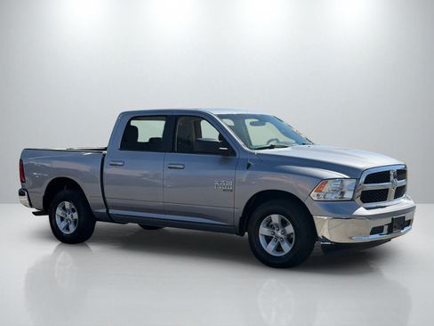 Used 2021 RAM 1500 Classic SLT RWD image 10