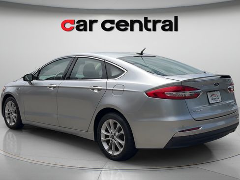 Used 2020 Ford Fusion Energi Titanium FWD image 3