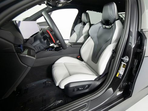 Used 2025 BMW M5 w/ Carbon Package AWD/4WD image 32