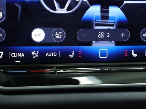 New 2026 Volkswagen Tiguan SE image 19