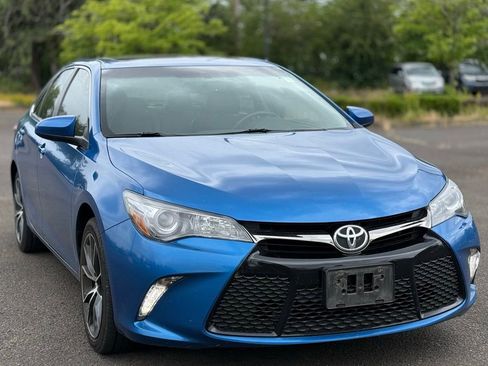 Used 2017 Toyota Camry XSE w/ Moonroof Package FWD image 7
