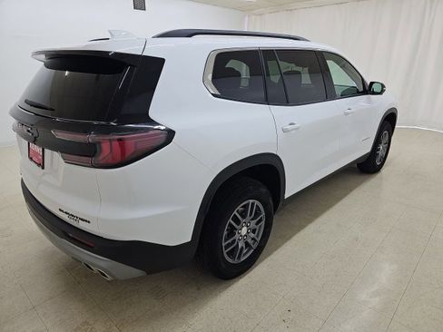 Used 2025 GMC Acadia Elevation image 17