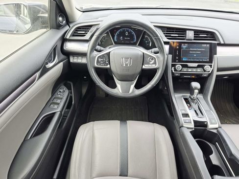 Used 2018 Honda Civic Touring image 12