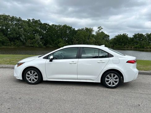Used 2024 Toyota Corolla LE image 2