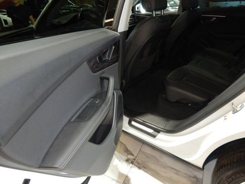 Used 2023 Audi Q8 Premium Plus image 37