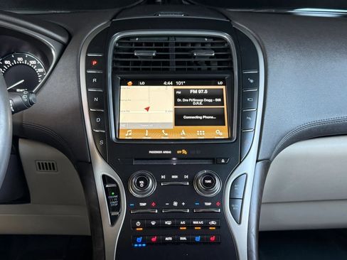 Used 2017 Lincoln MKX Reserve FWD image 47